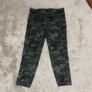 GAP Women’s Green Camo Leggings